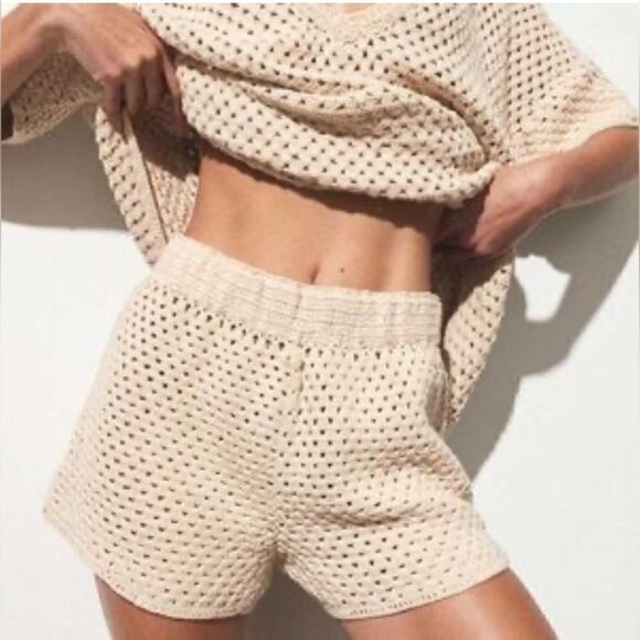 Maurie & Eve In Balance Beachy Boho Knit Crochet Shorts in Ivory Sz 6. NWT - Picture 1 of 8